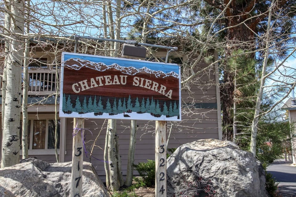 Tree, Outdoors, Shelter, Vegetation, Sign