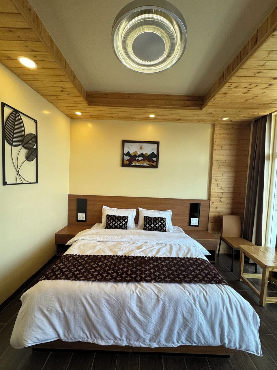 Premium Double Room | Desk, laptop workspace, free WiFi