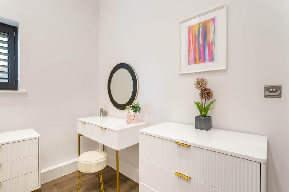 Chest of Draws & Desk For Main Bedroom