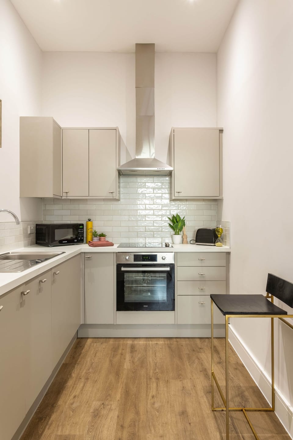Full Kitchen 