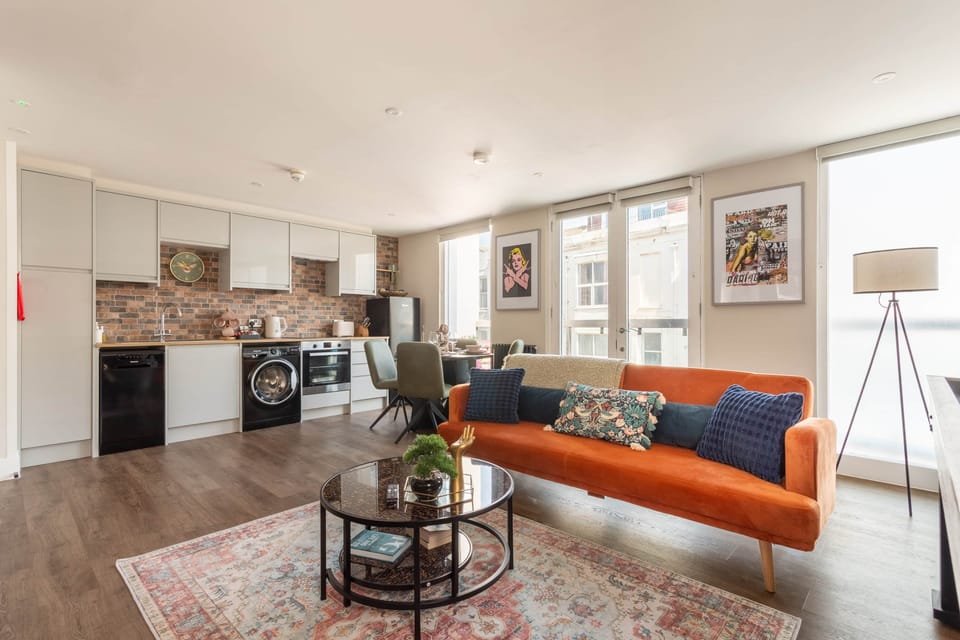 Living room/ kitchen 