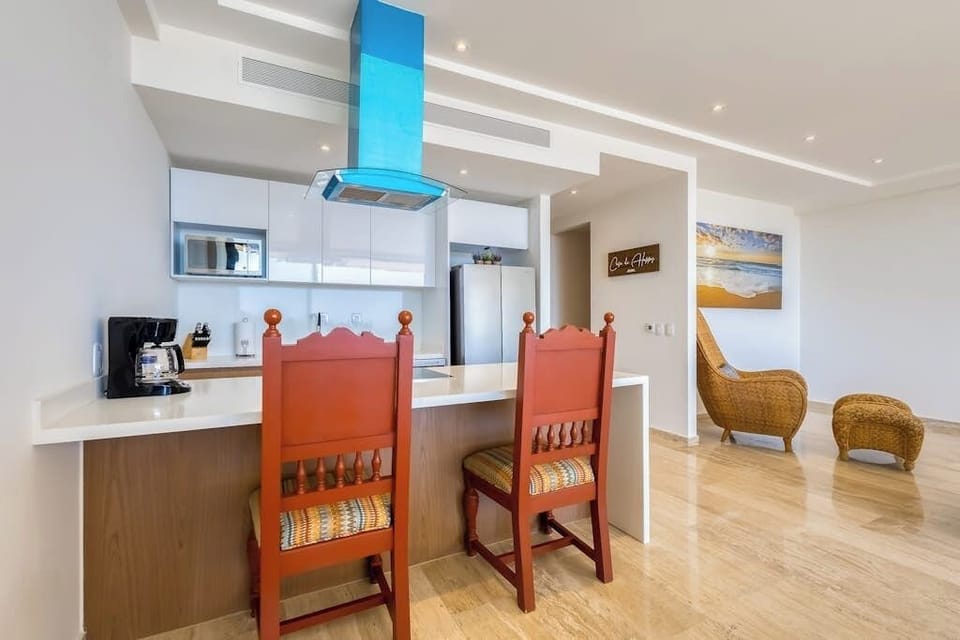 Apartment, Multiple Beds, Ocean View (Casa de Happy - Mistiq Los Cabos) | Private kitchen