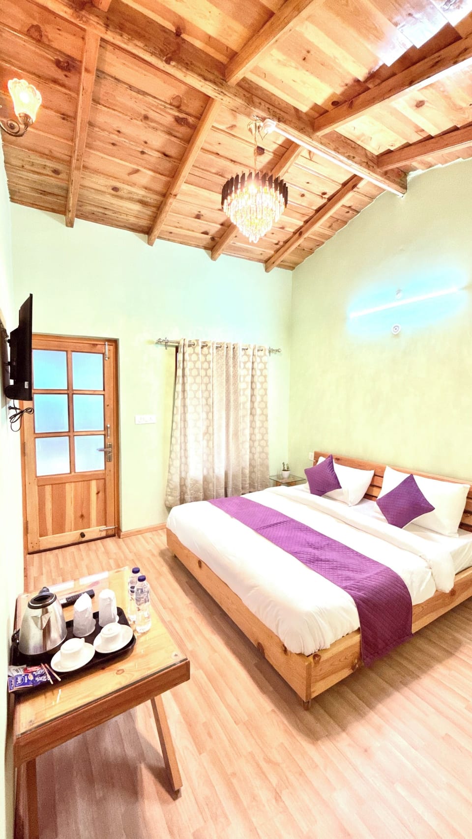 Luxury Double Room, Mountain View | Iron/ironing board, free WiFi