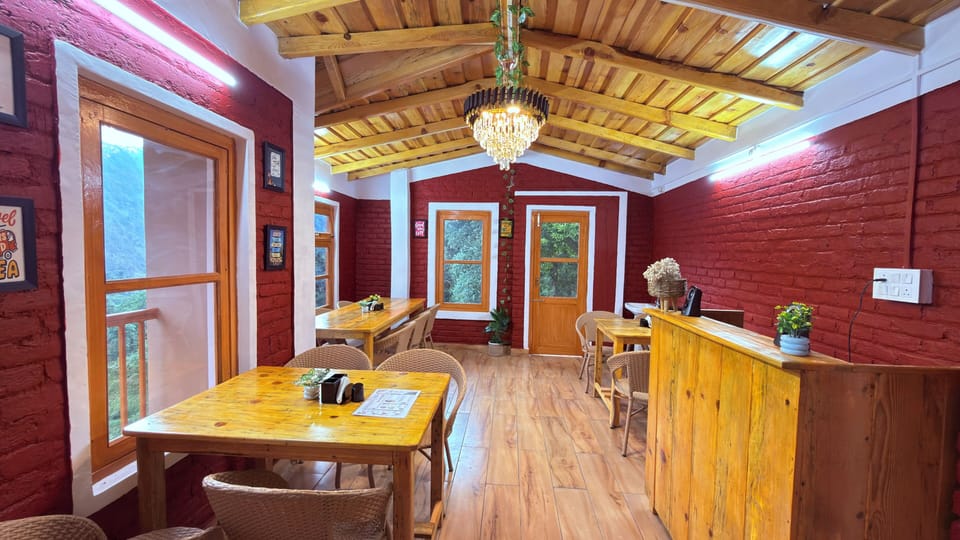 Luxury Double Room, Mountain View | Dining