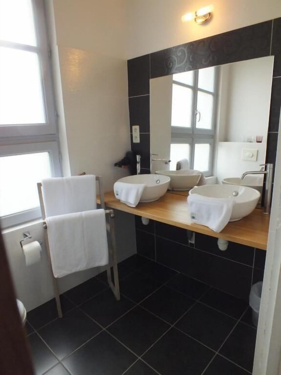 Family Suite, Air conditioning, Garden View | Bathroom