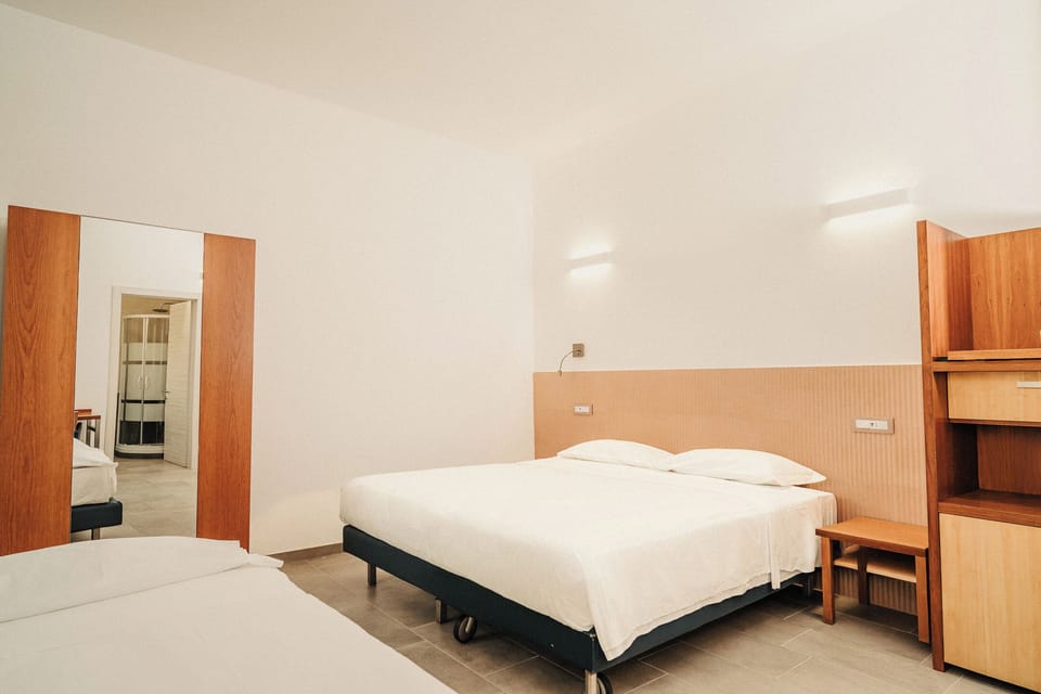 In-room safe, soundproofing, free WiFi