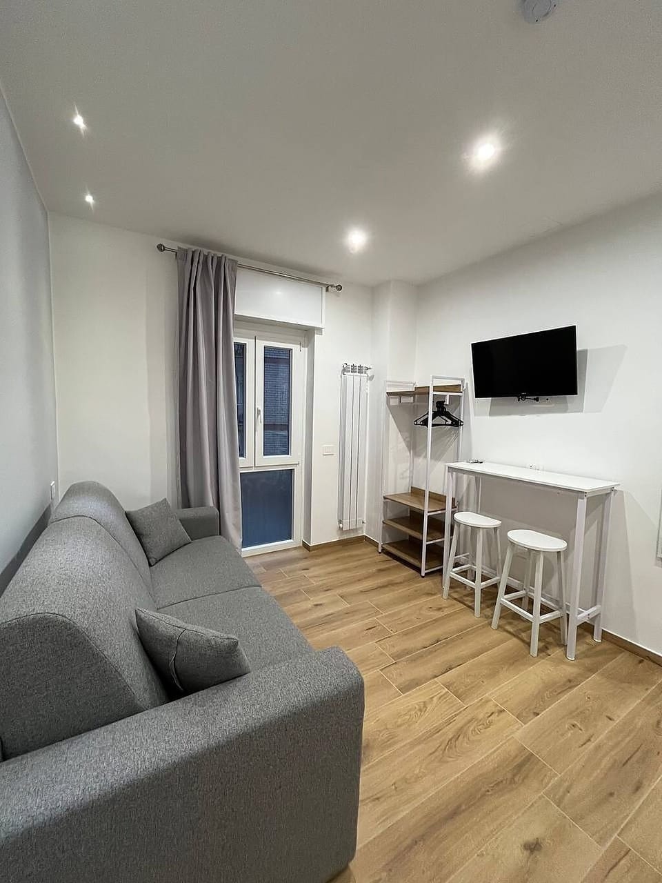 Standard Studio, Private Bathroom | Living area