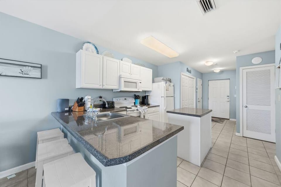 Condo, Multiple Beds (Grand Caribbean 117) | Private kitchen