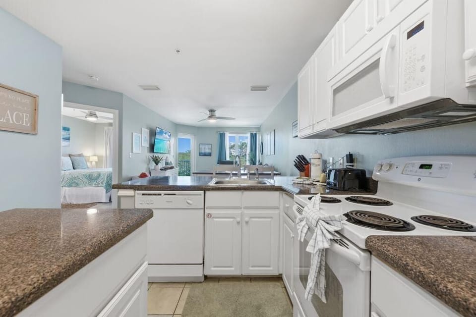 Condo, Multiple Beds (Grand Caribbean 117) | Private kitchen