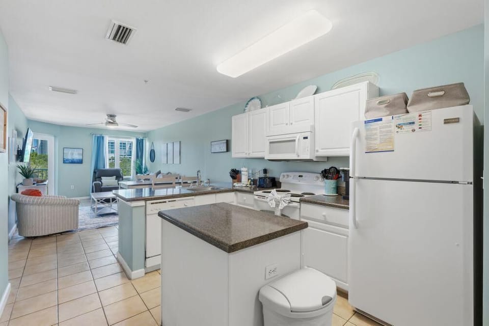 Condo, Multiple Beds (Grand Caribbean 117) | Private kitchen