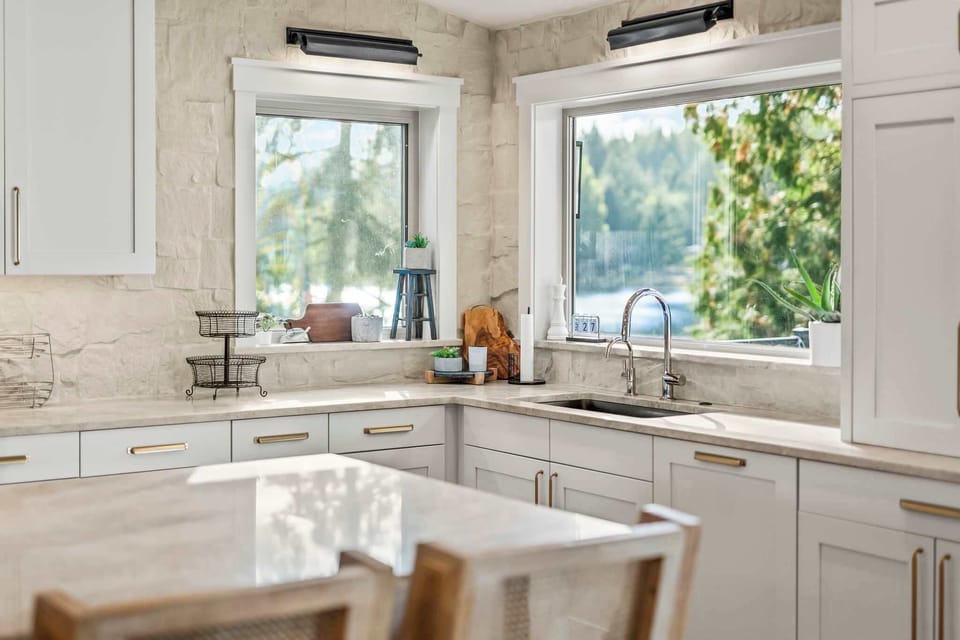 |Crystal Waters by Boutiq Luxury Vacation Rentals | Grapeview, Washington