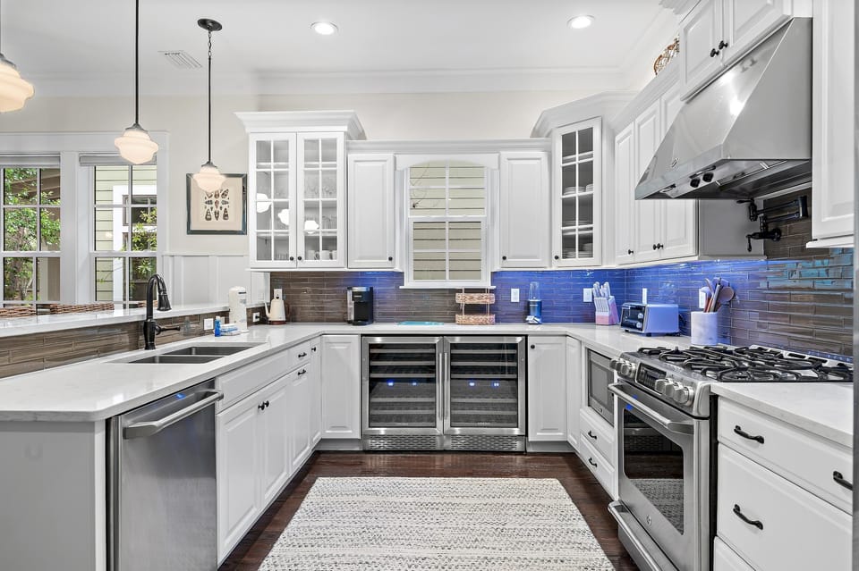 House, Multiple Beds (Jaybird Bungalow) | Private kitchen