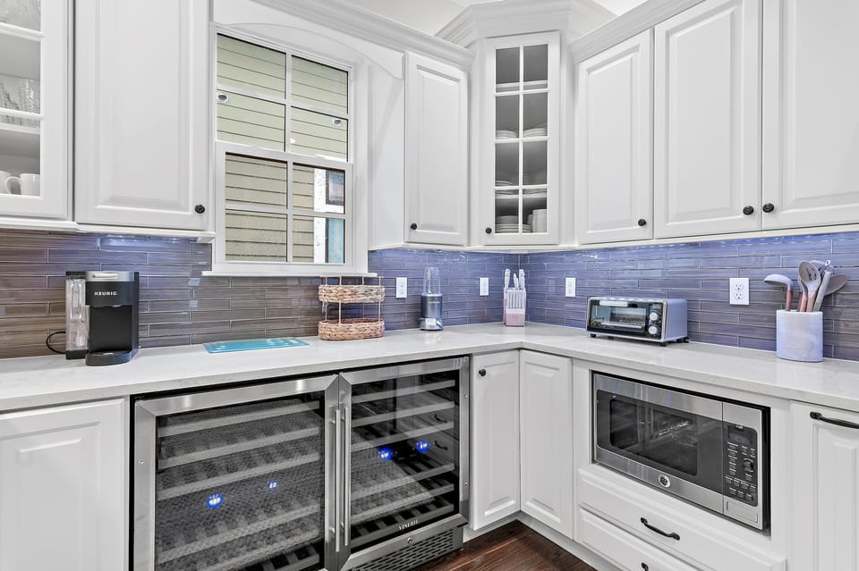 House, Multiple Beds (Jaybird Bungalow) | Private kitchen