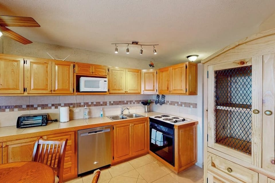 Apartment, Multiple Beds, Golf View (La Costa Beautiful Golf  Villa) | Private kitchen