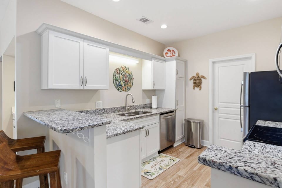 A great space to cook for those dine-in meals