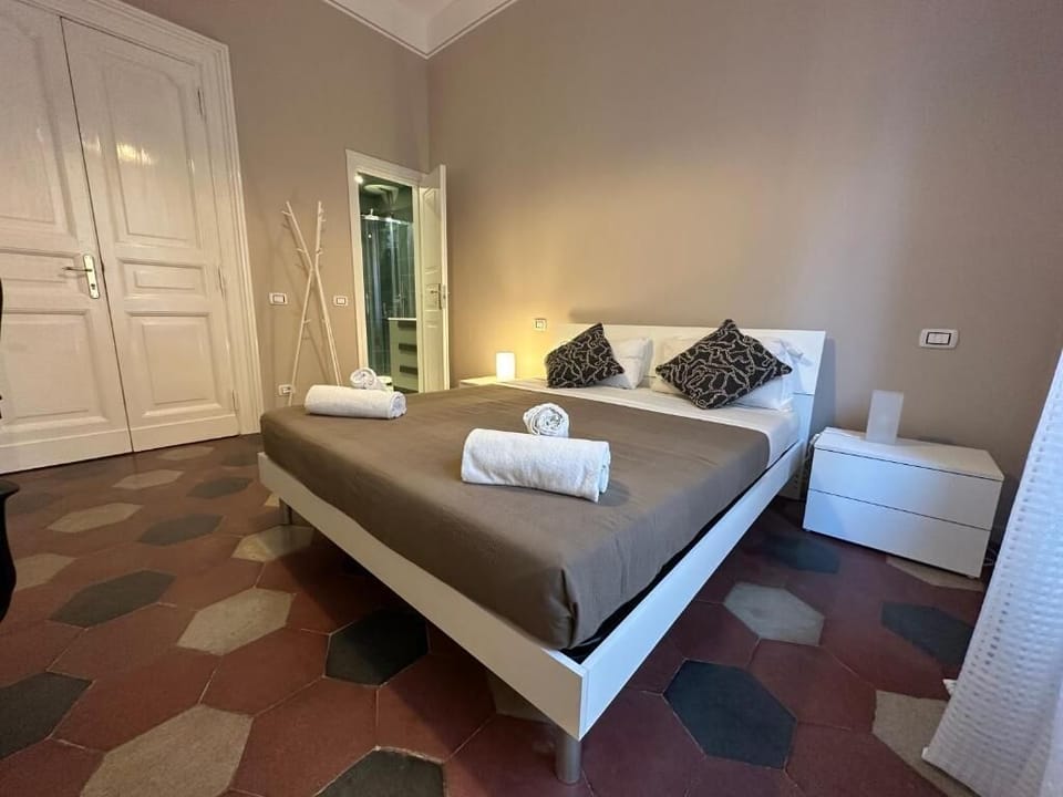 Standard Double Room, Courtyard View | Iron/ironing board, free WiFi