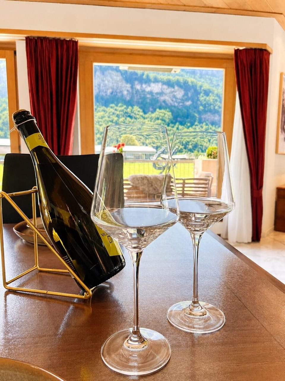 wine bottle manor 1