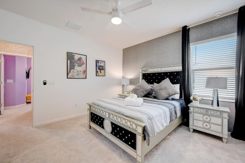 Bedroom 9 image 1