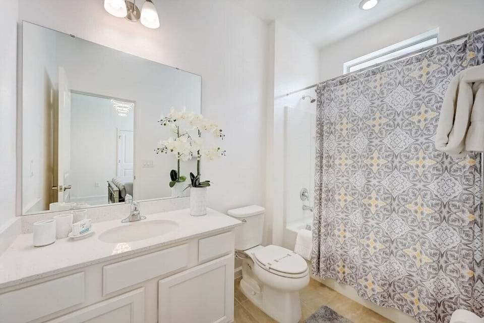 Full bathroom 10 image 1