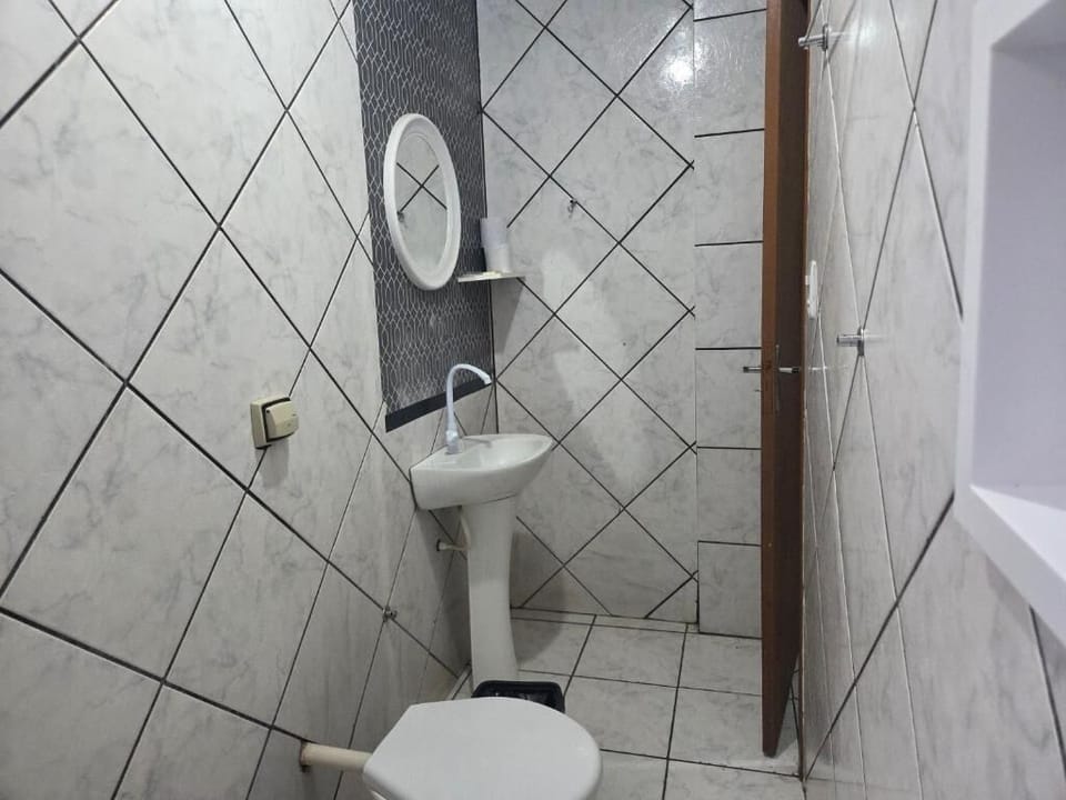 Triple Room, Multiple Beds, Air conditioning | Bathroom