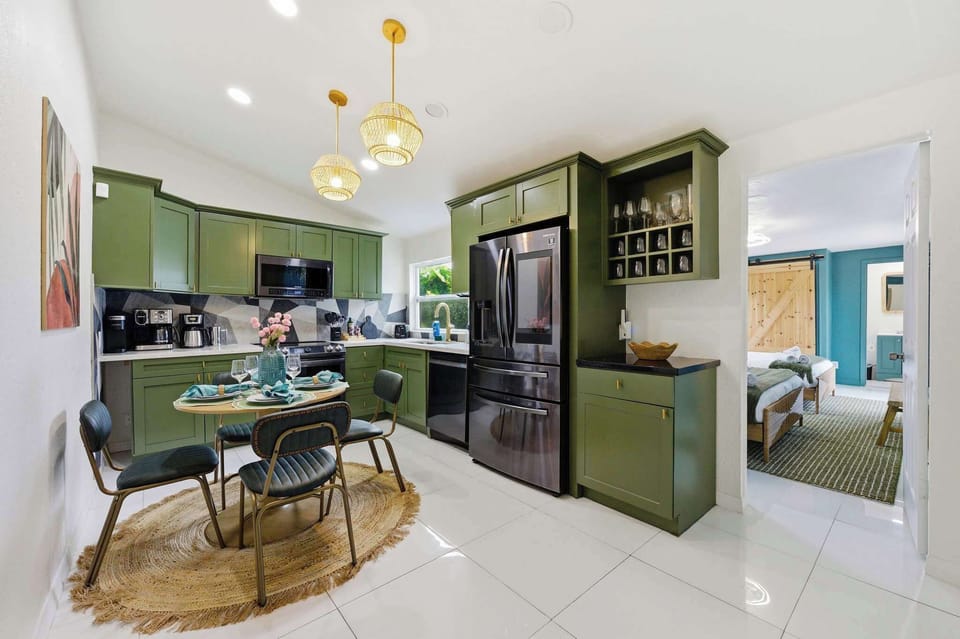 Designed for Convenience – A fully stocked kitchen with high-end appliances and generous cabinetry, perfect for any home chef.
