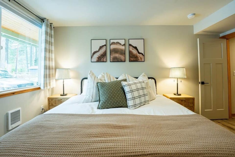 Sleep soundly on a king-size Casper mattress surrounded by nature-inspired comfort and design.
