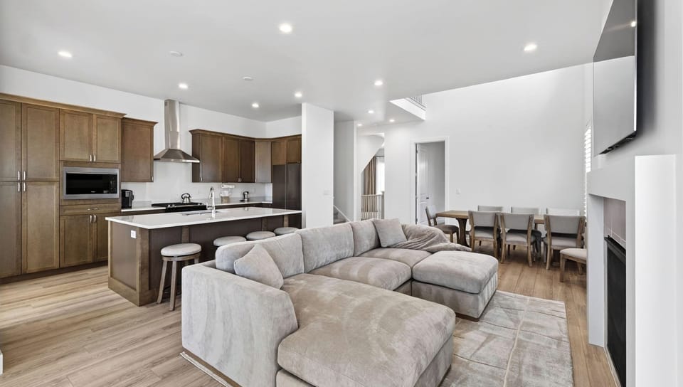 House (6 Bedrooms) | Interior