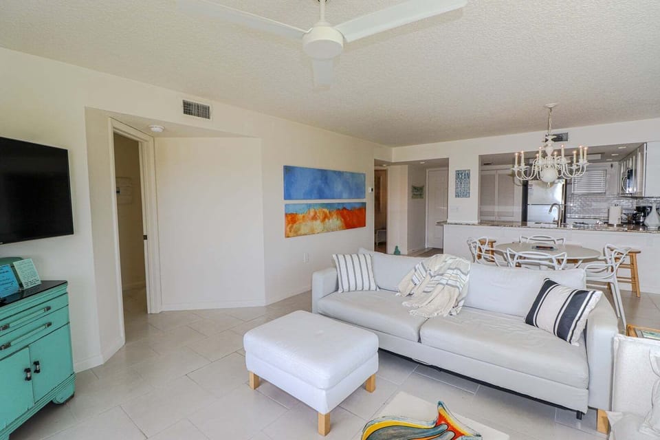 St. Augustine Beach Rentals Living Room