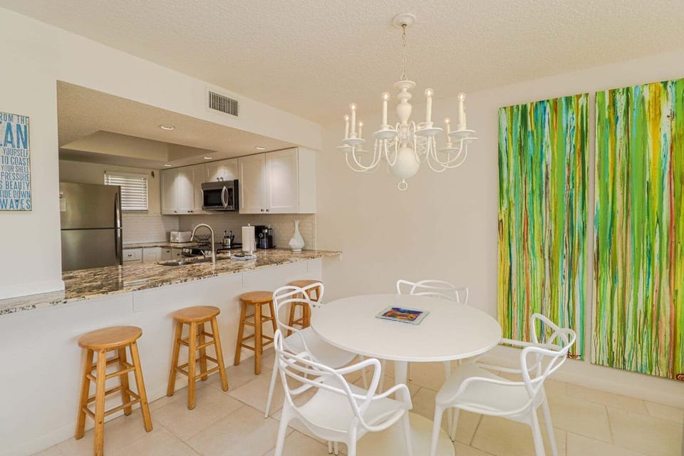 St. Augustine Beach Rentals Dining Room