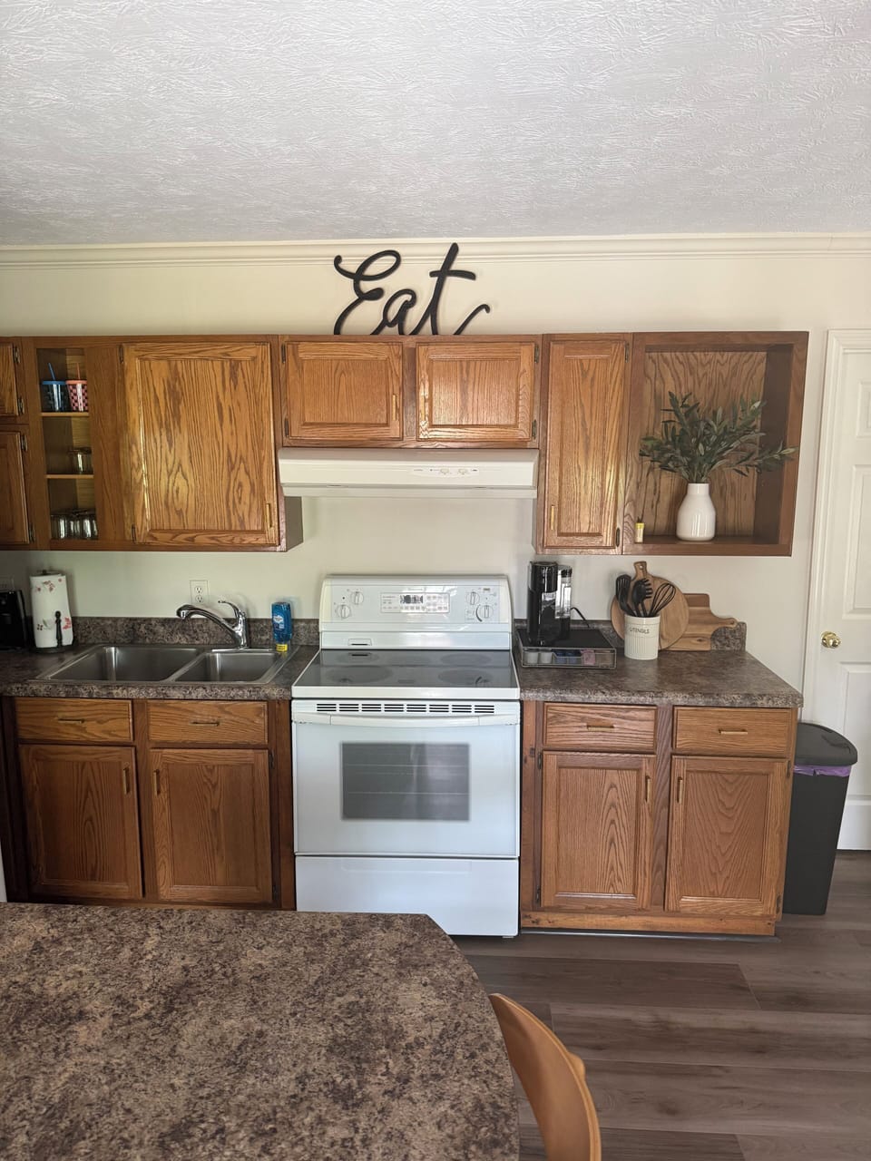 Full kitchen