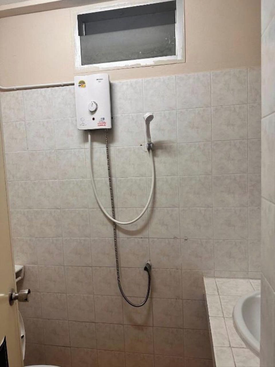 Apartment, Balcony, City View | Bathroom | Shower, towels, soap, shampoo