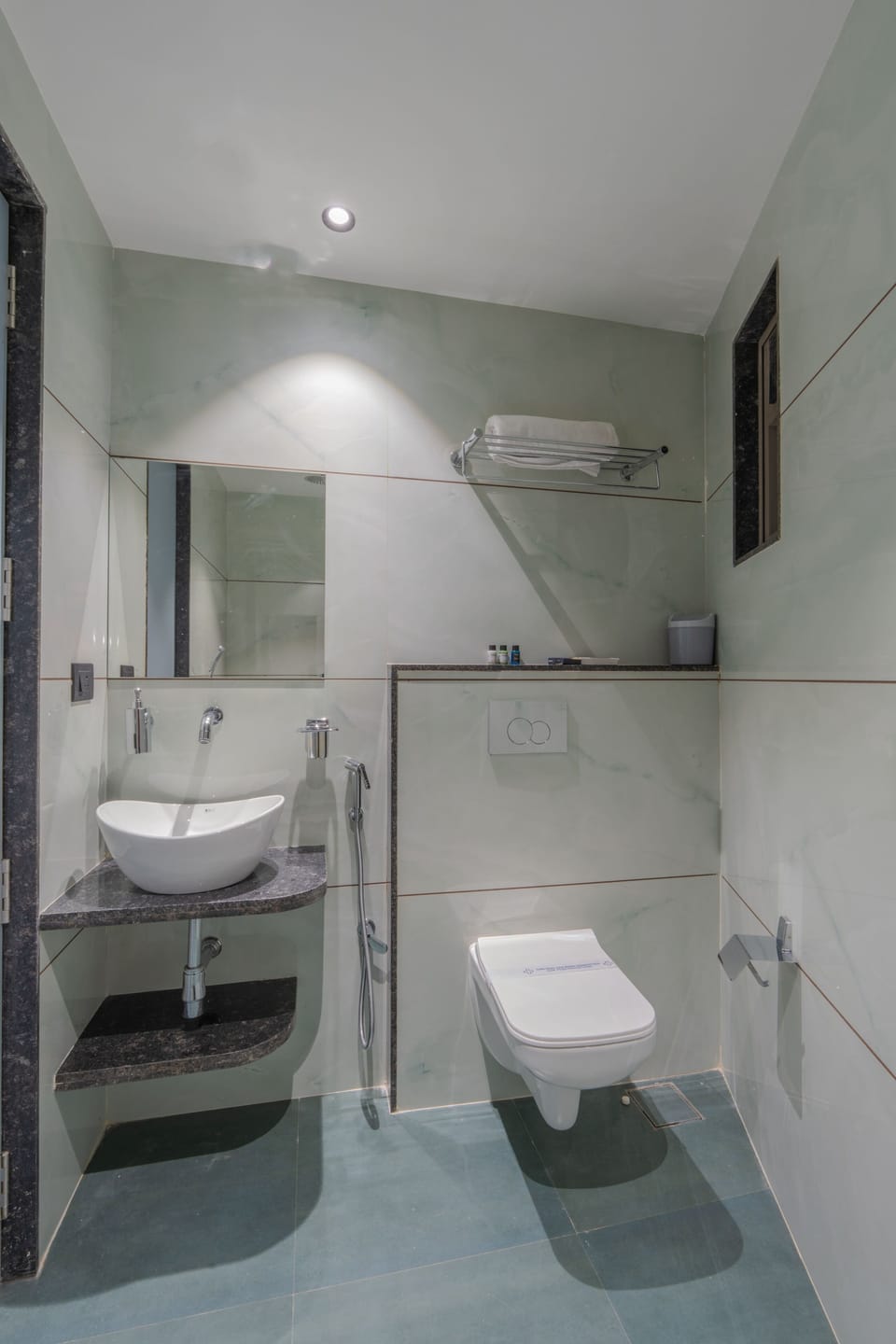Towels, soap, shampoo, toilet paper