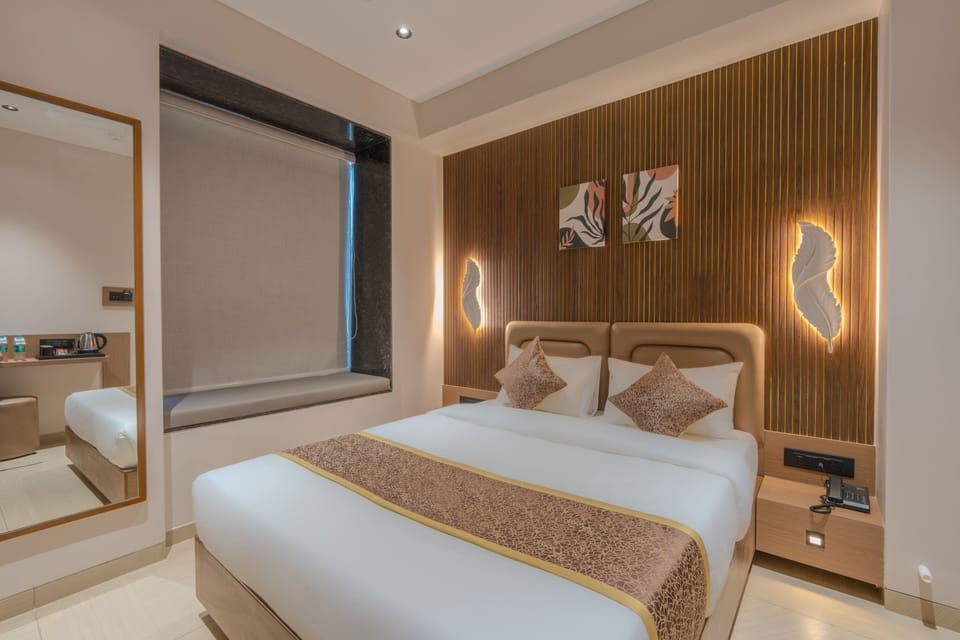 Deluxe Room | Desk, laptop workspace, free WiFi, bed sheets