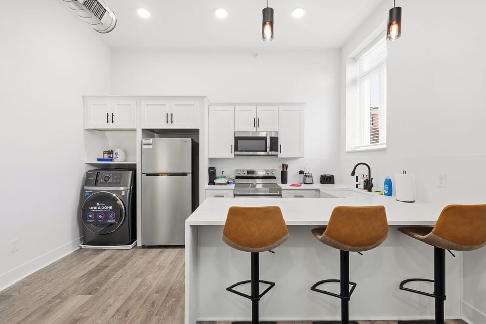 Breakfast Bar | Kitchen | Laundry
