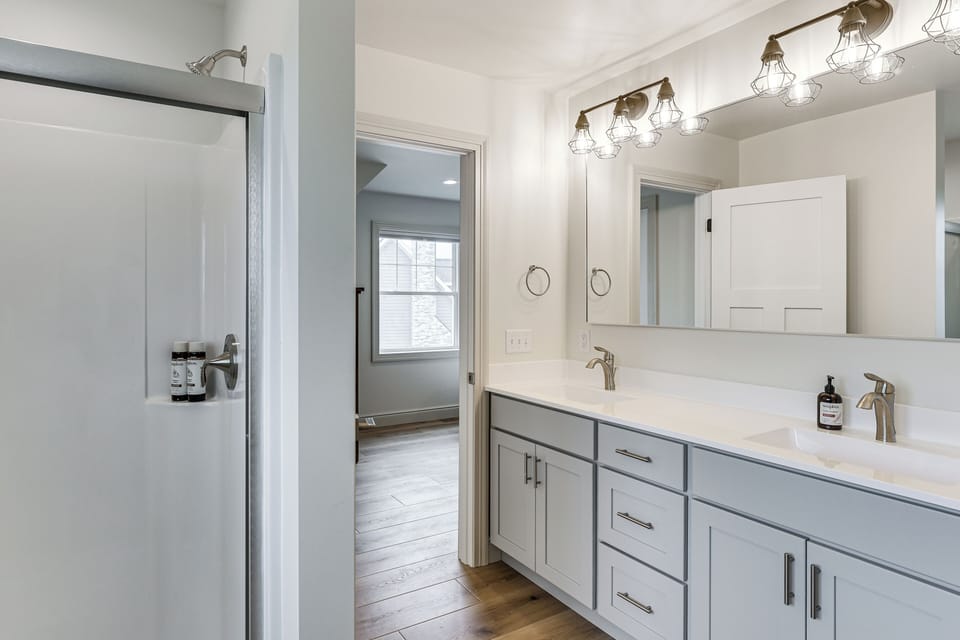 En-Suite Bathroom | 2nd Floor