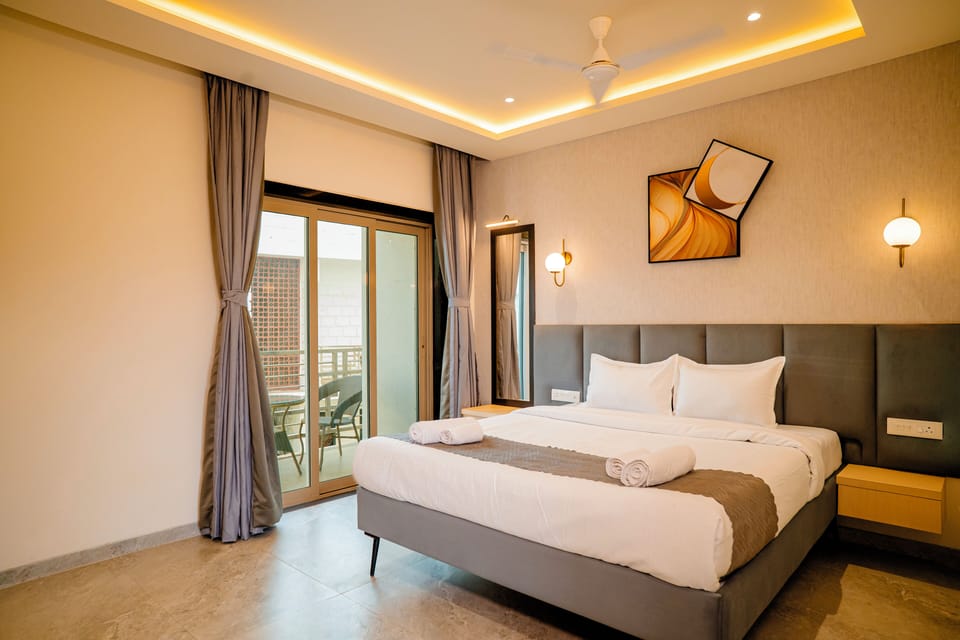 Deluxe Suite, Garden View | Premium bedding, Tempur-Pedic beds, free WiFi, bed sheets