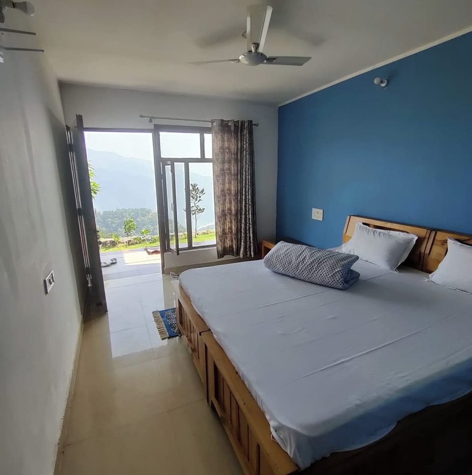 Individually furnished, bed sheets