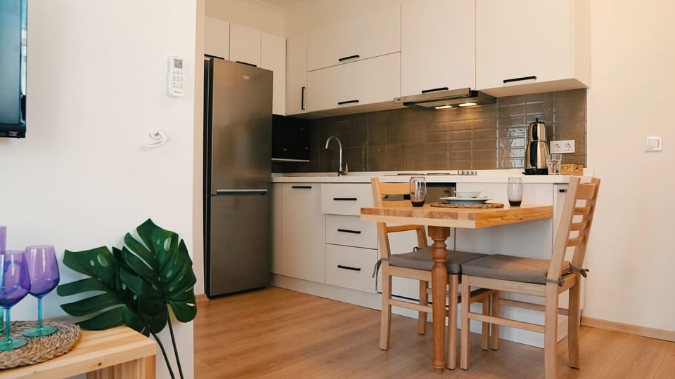 Apartment, 1 Bedroom, Garden View | Private kitchen | Full-size fridge, microwave, oven, dishwasher