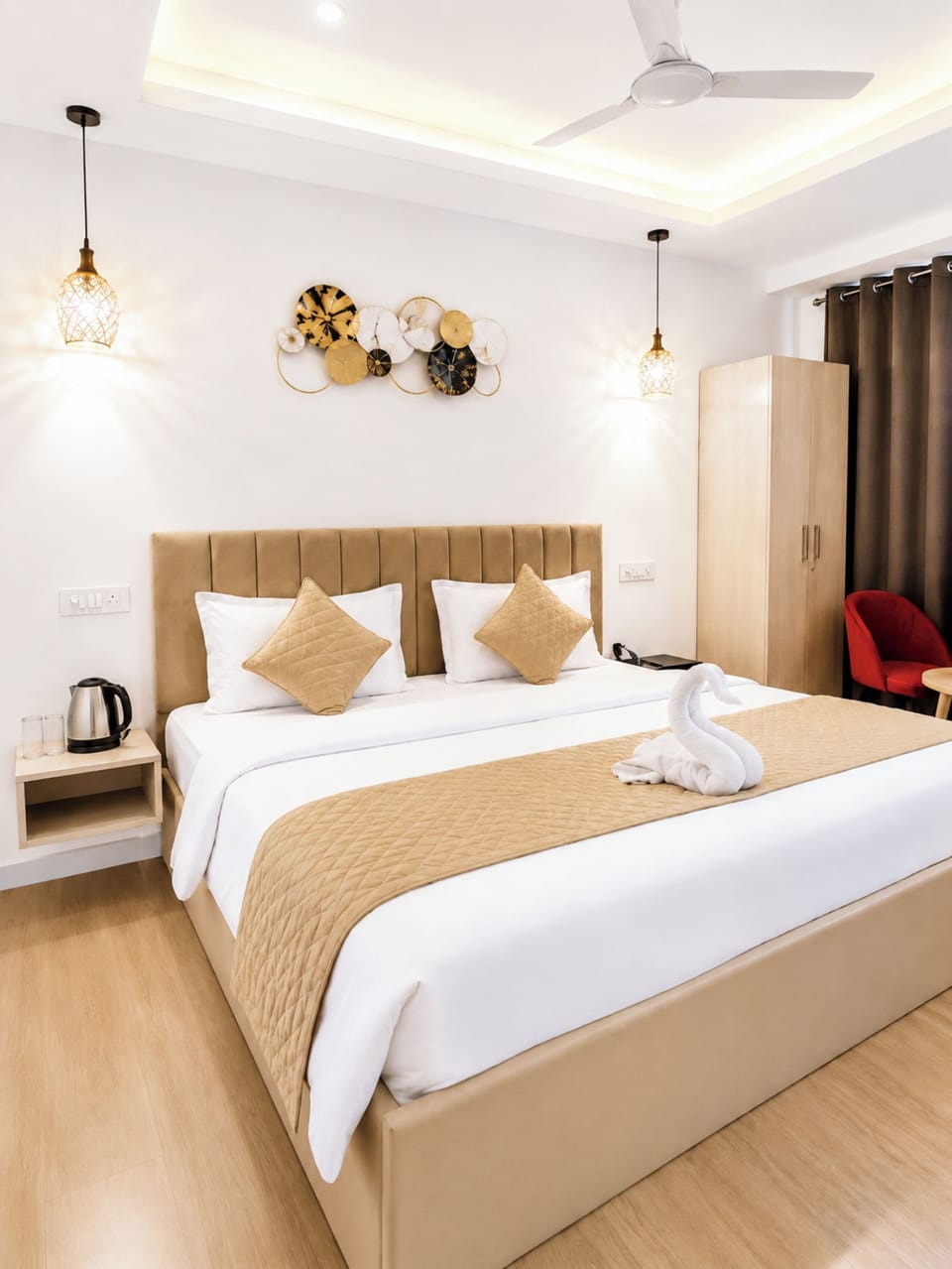 Hypo-allergenic bedding, desk, soundproofing, free WiFi