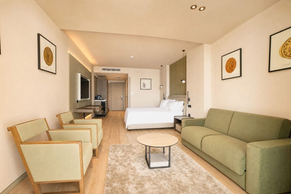 Superior Double Room, Sea View | Minibar, laptop workspace, WiFi (free), bed sheets