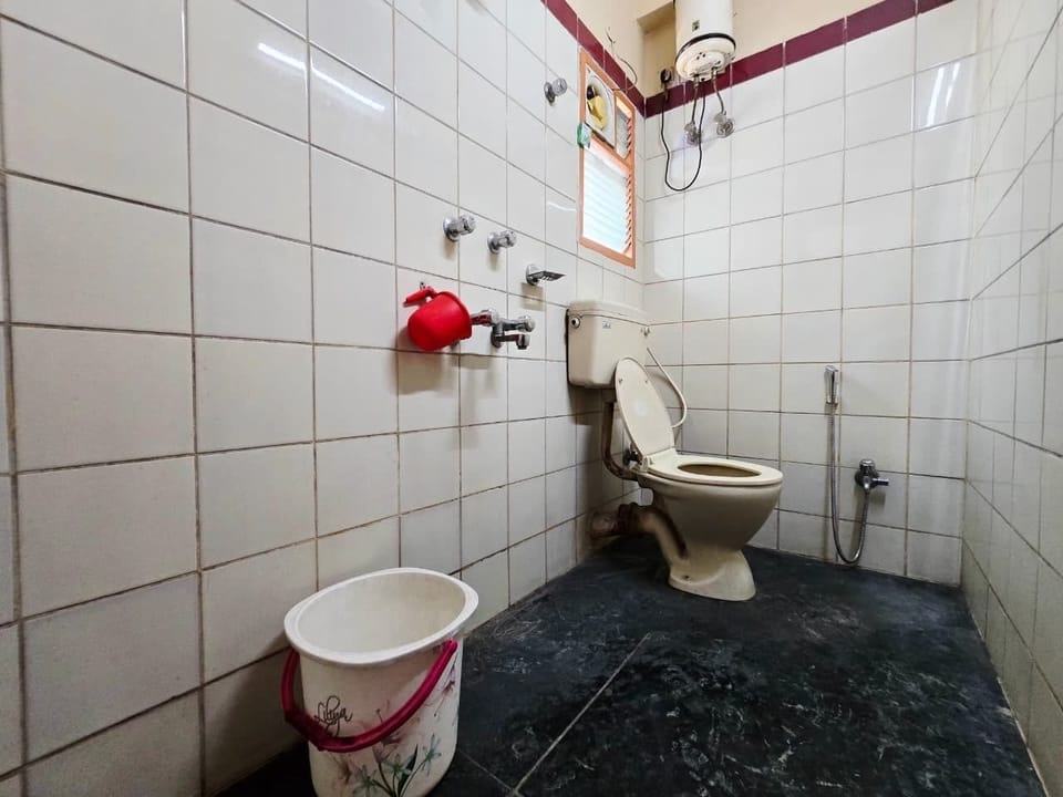 Shower, towels, soap