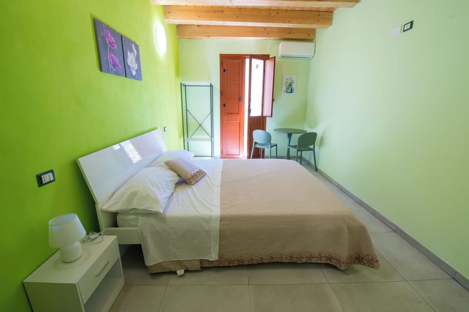Comfort Double or Twin Room, Balcony | Desk, laptop workspace, iron/ironing board, WiFi (free)