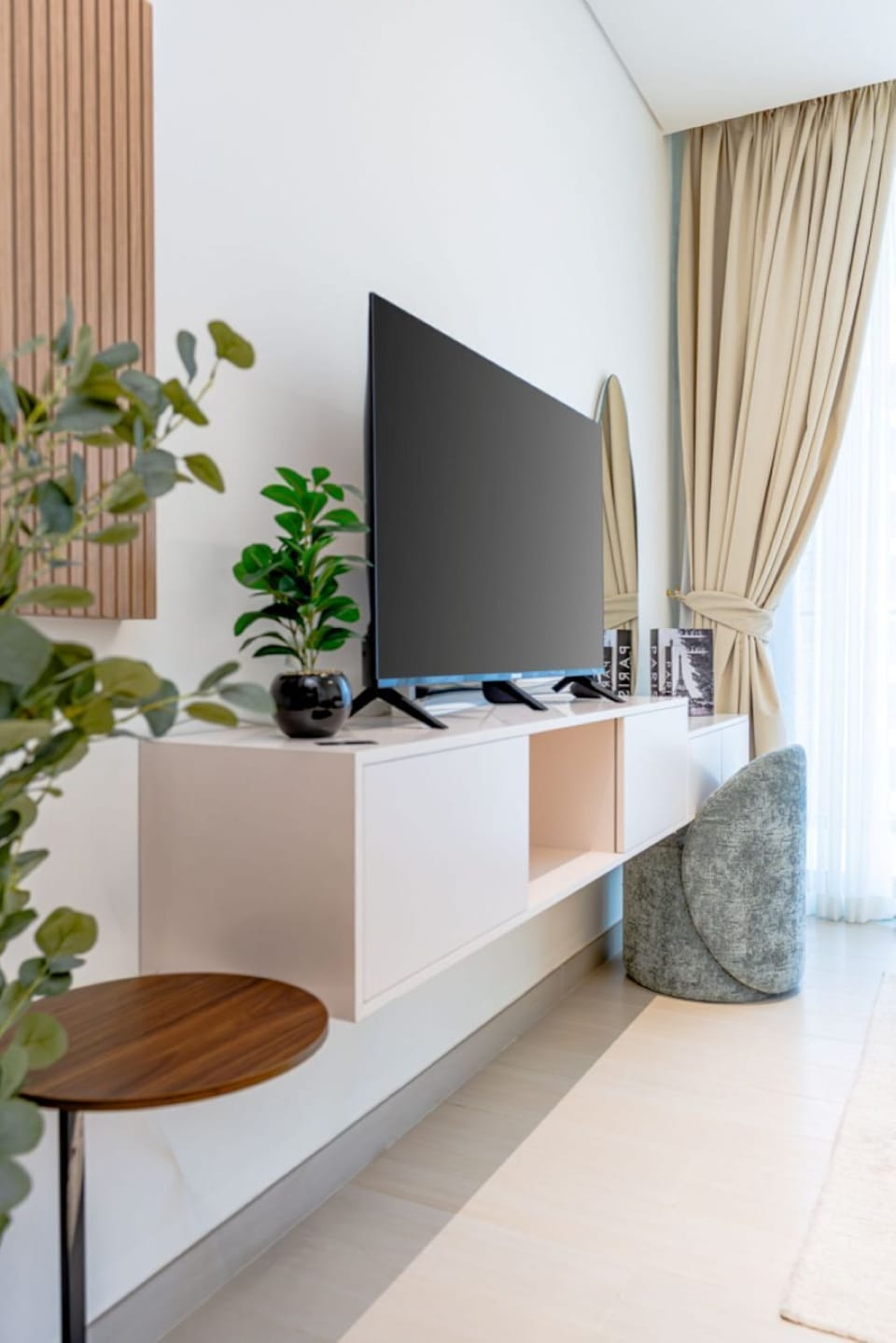 Deluxe Studio, Balcony | Interior