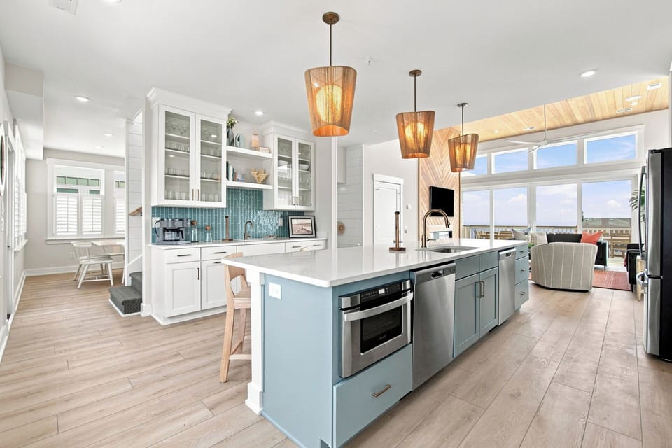 Level Four Full Gourmet Kitchen