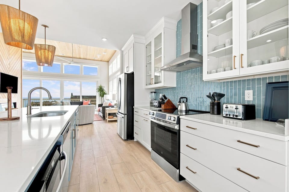 Level Four Full Gourmet Kitchen