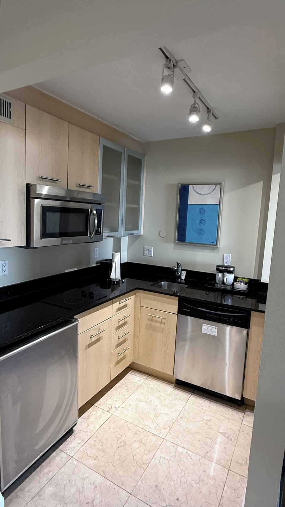 Classic Condo, Balcony, Ocean View | Private kitchen