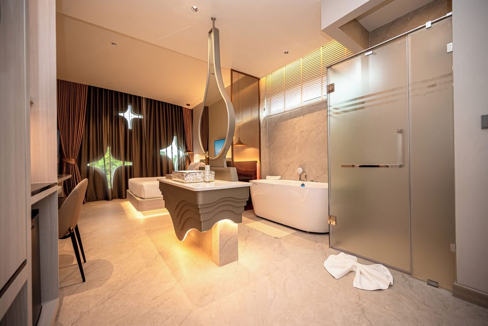 Superior Double Room, Air conditioning | Bathroom | Separate tub and shower, free toiletries, hair dryer, bathrobes