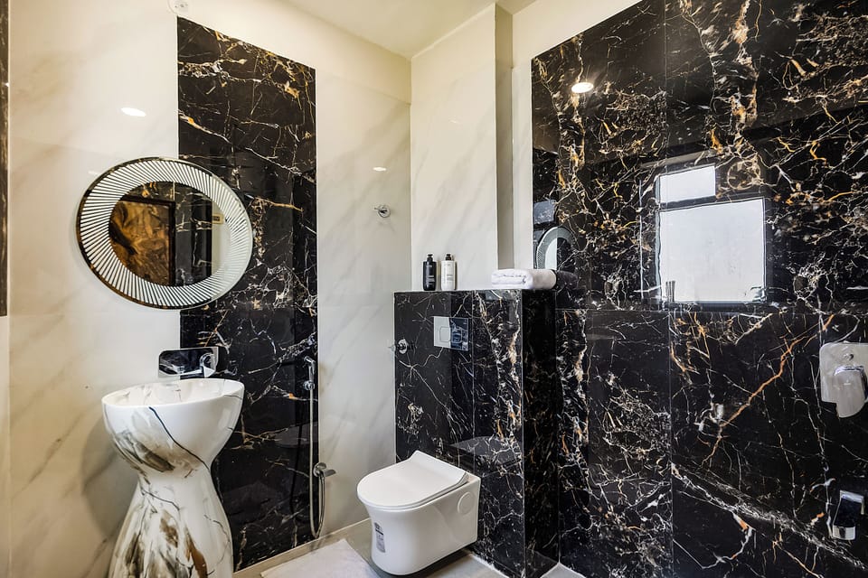 Family Suite | Bathroom