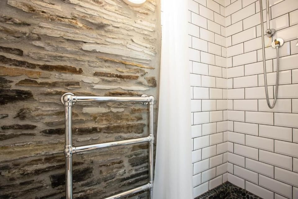 Single Room | Bathroom