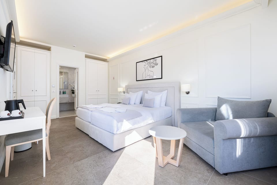 Standard Double or Twin Room | Egyptian cotton sheets, premium bedding, memory foam beds, minibar